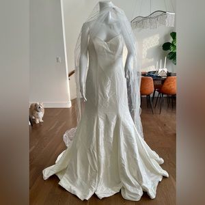 Essense of Australia Fit and Flare Wedding Gown with Pearl Veil NEW